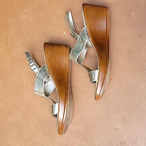 Ladies Size 8.5 Italian Shoemakers wedge sandel shoes - Picture 4 of 12